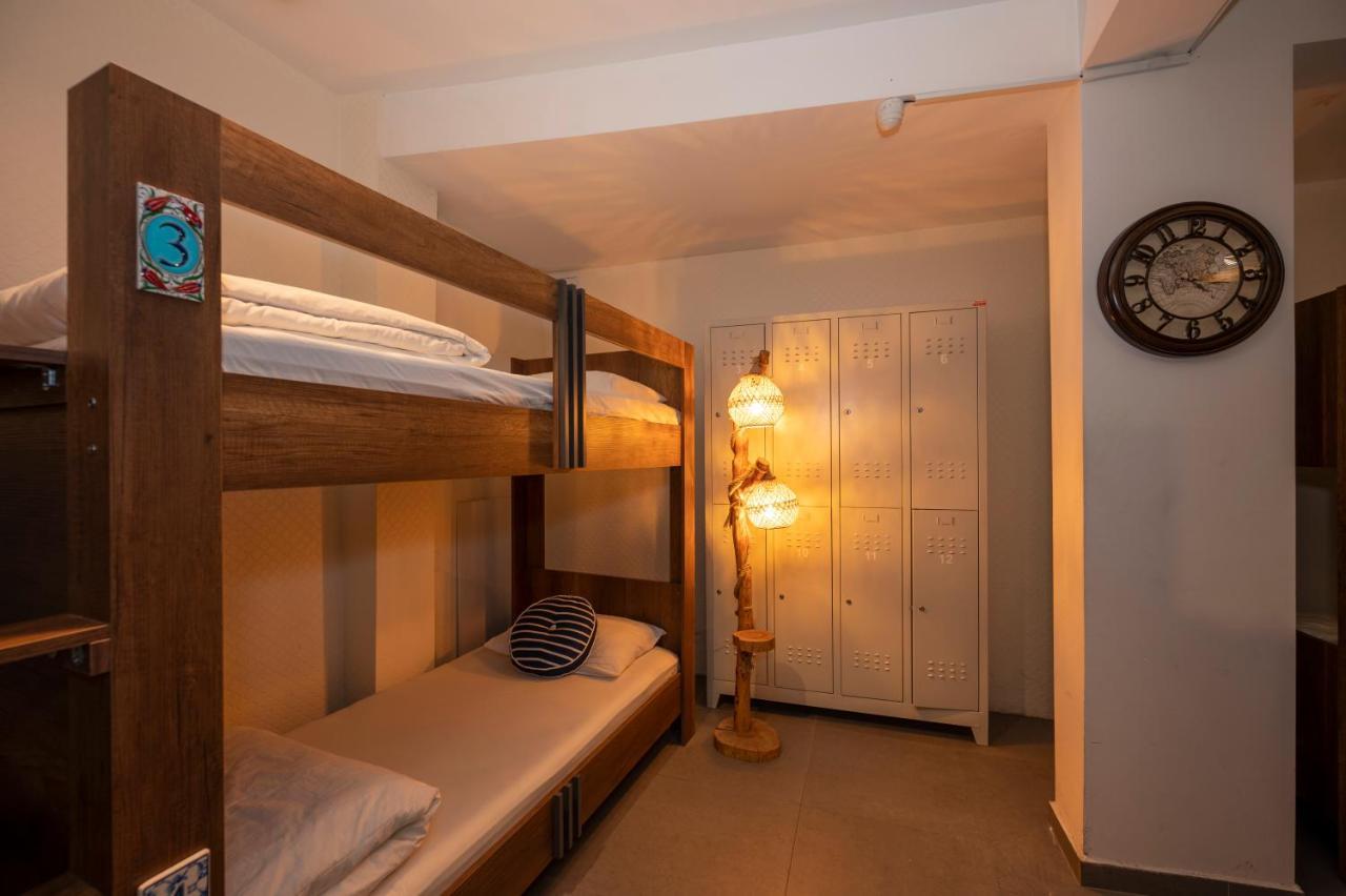 Taksim Square Hostel Istanbul Exteriör bild